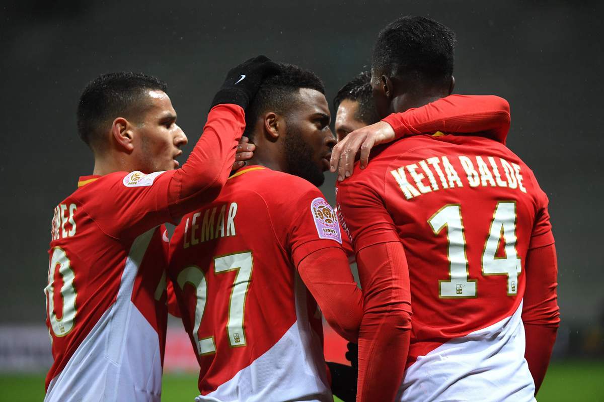 关于摩纳哥客场不敌梅斯，遭遇法甲两连败的信息