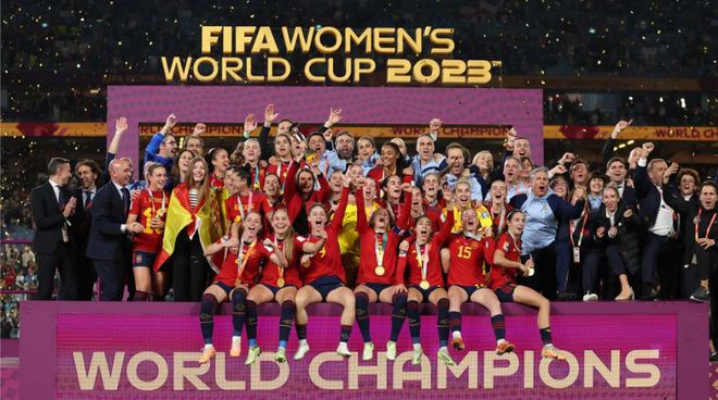 美国队耀眼表现，跻身女足世界杯四强的简单介绍