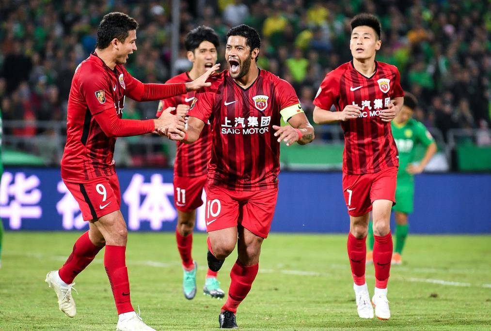 关于上港主场连胜泰达，积分追平领头羊的信息