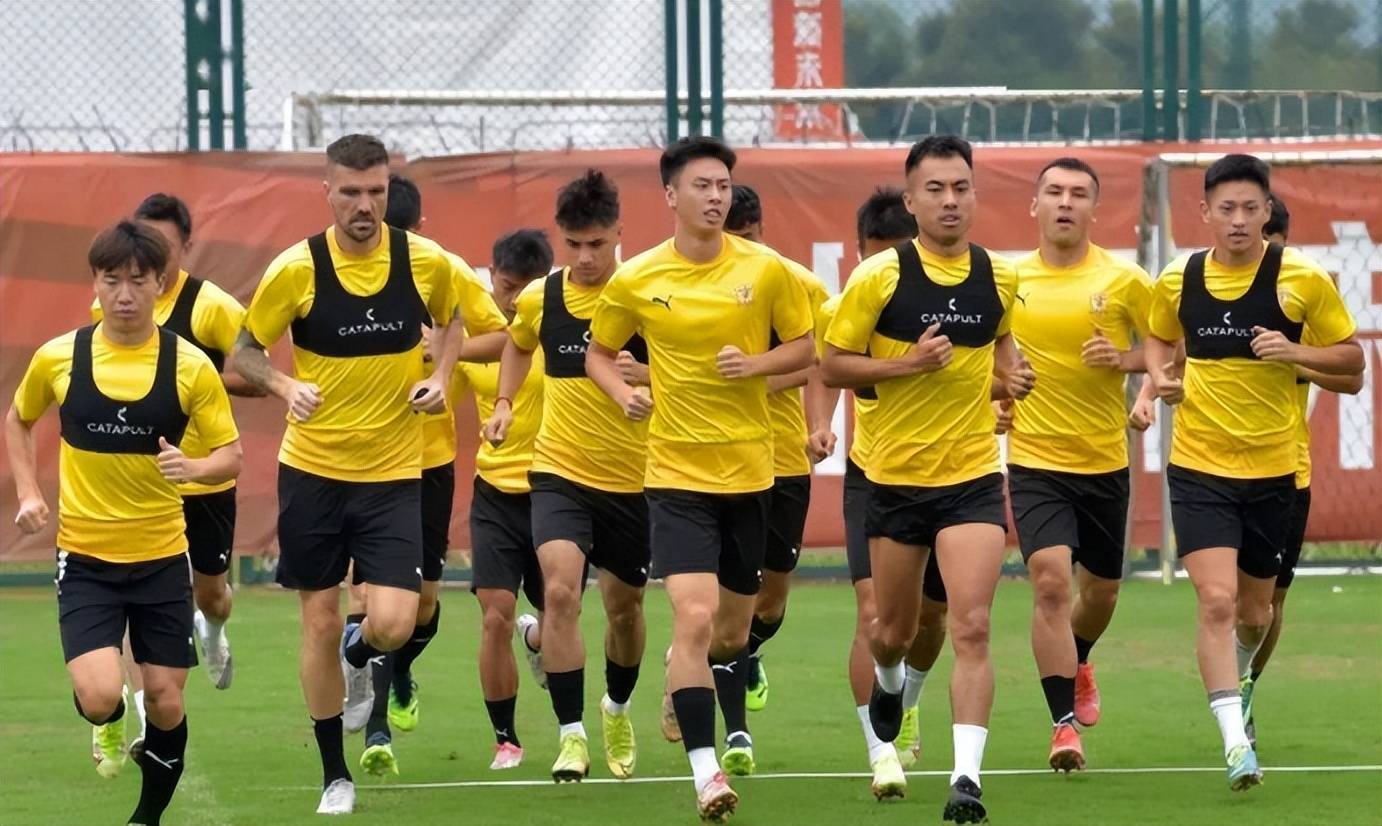 上海上港队引进外援提升实力的简单介绍