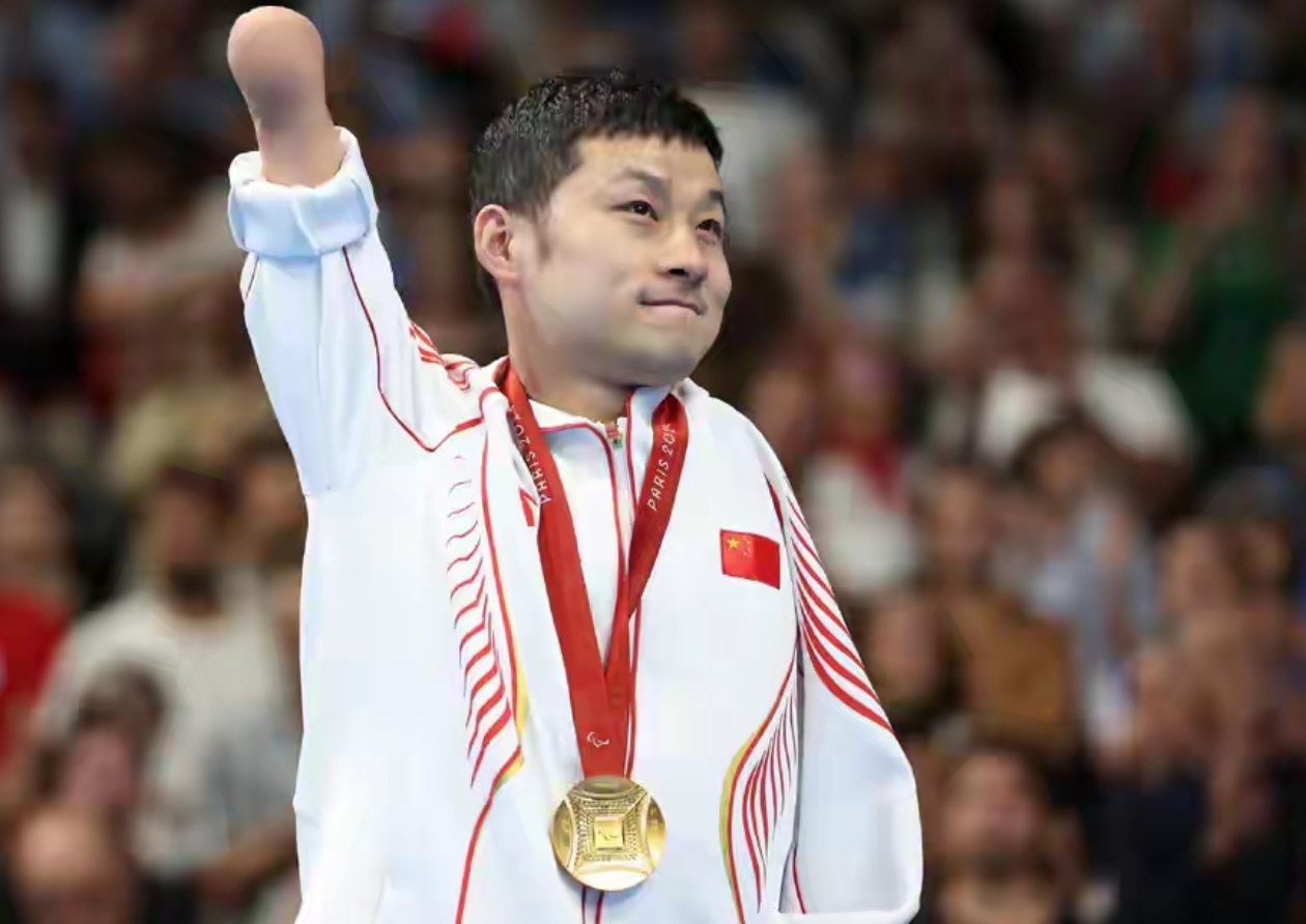 运动员在比赛中取得精彩成绩