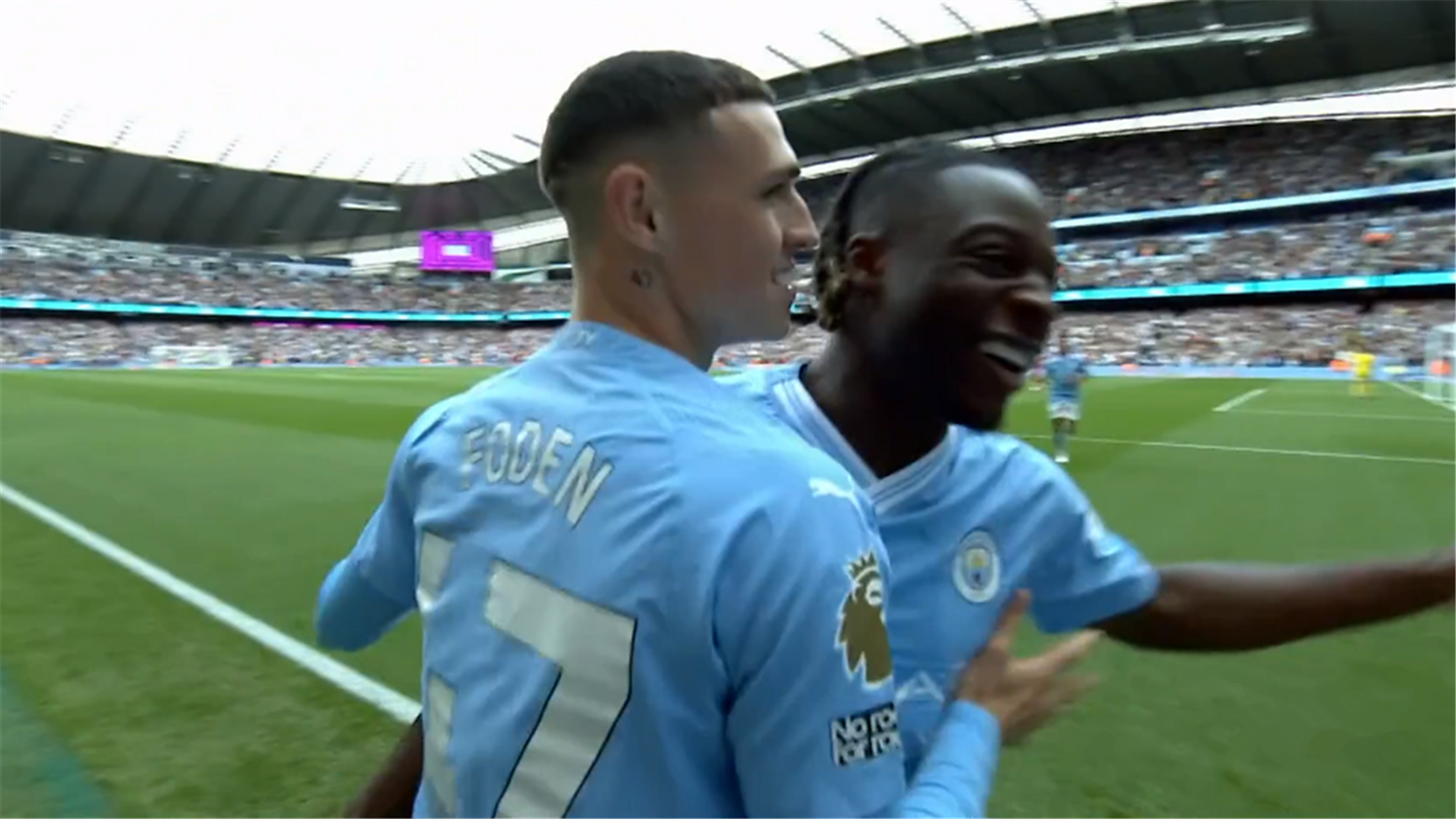 包含曼城豪取连胜，稳固英超联赛前四位置的词条