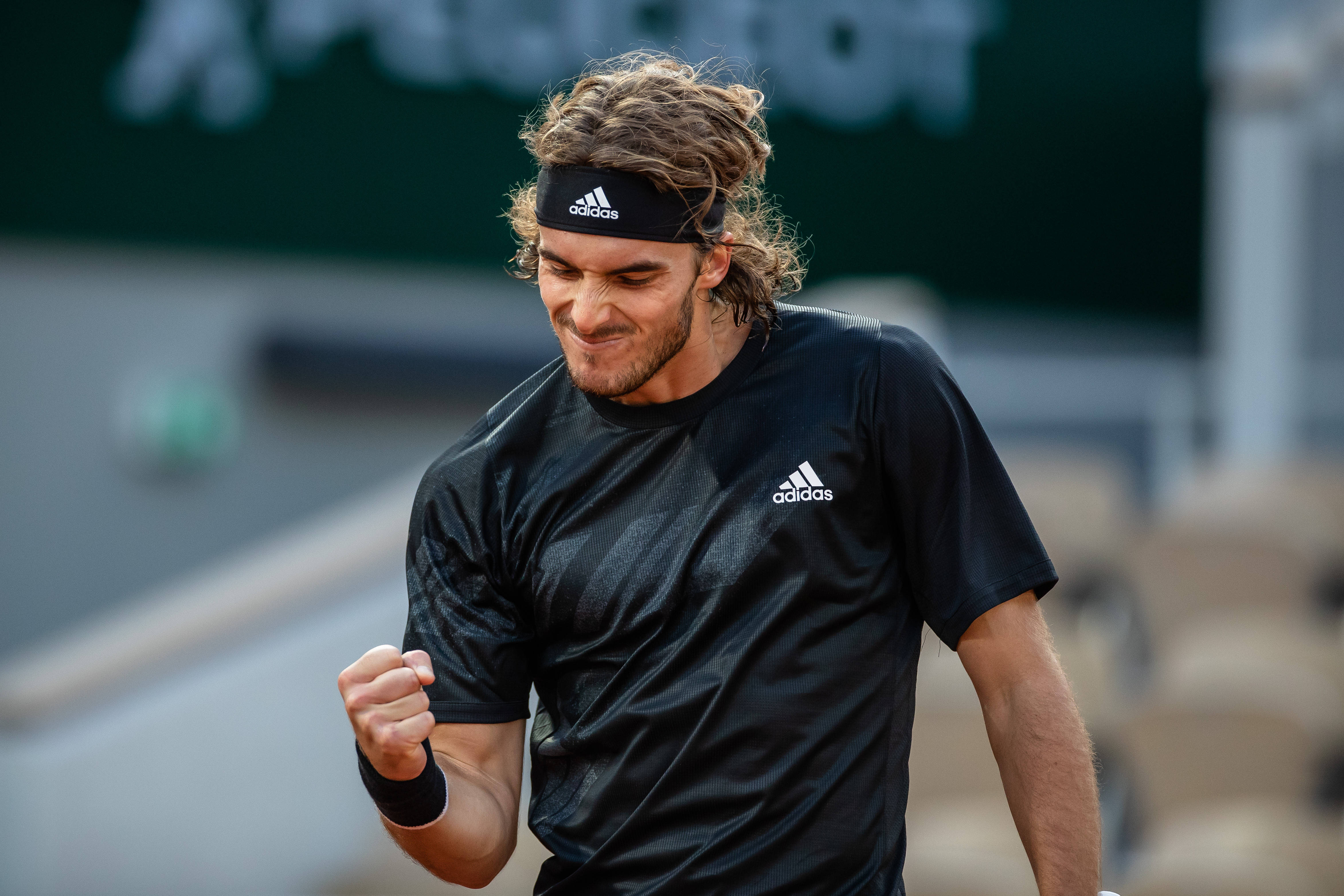 包含美国网球队鏖战意大利网球队,西西帕斯送出助攻的词条 包含美国网球队鏖战意大利网球队,西西帕斯送出助攻的词条