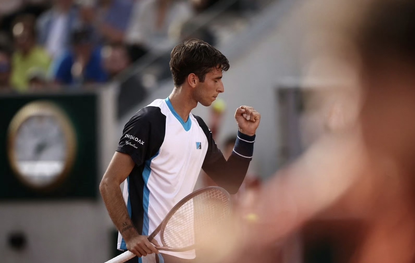 英国网球队爆冷日本网球队,西西帕斯统治全场的简单介绍 英国网球队爆冷日本网球队,西西帕斯统治全场的简单介绍