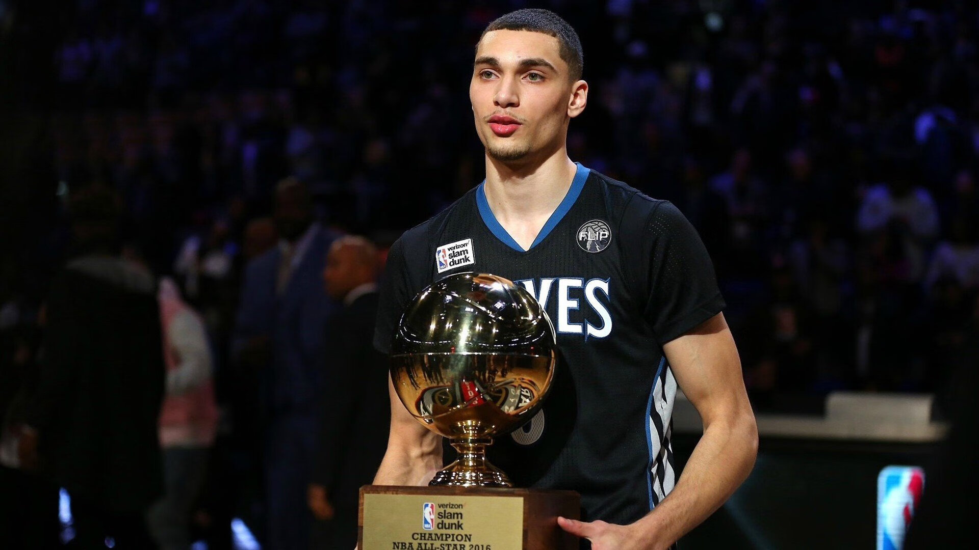 英超争冠之夜,当火星坠落绿茵,他是最沉默的统治者